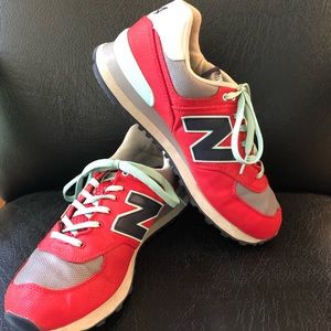 574 New Balance 9.5 Women 7.5 Men/Youth